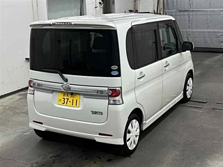 DAIHATSU TANTO 2011