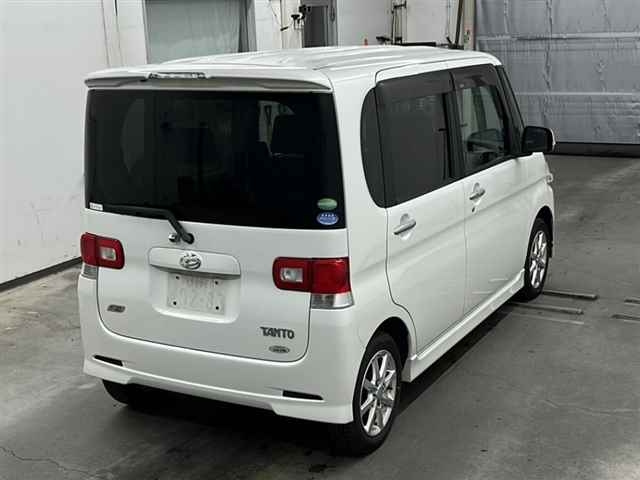 DAIHATSU TANTO 2012