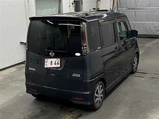 NISSAN ROOX 2011