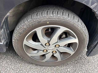 NISSAN ROOX 2011