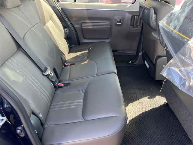 TOYOTA JPN TAXI 2017