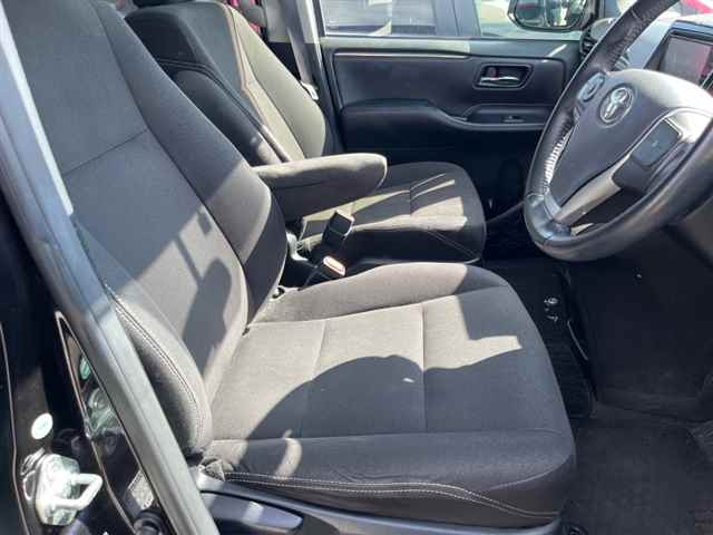 TOYOTA ESQUIRE 2015