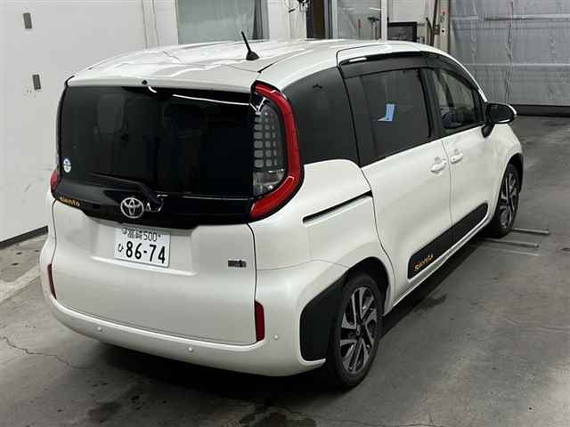 TOYOTA SIENTA 2022
