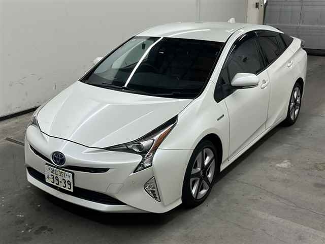 TOYOTA PRIUS 2016
