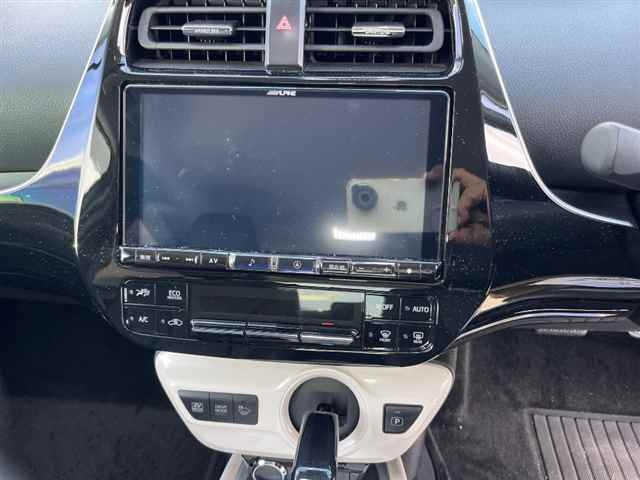 TOYOTA PRIUS 2016