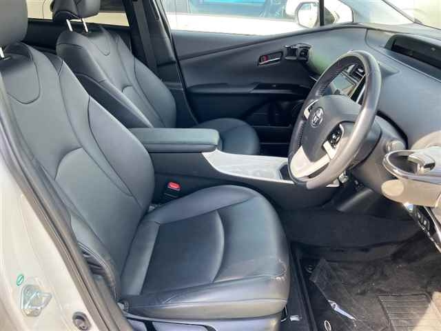 TOYOTA PRIUS 2016