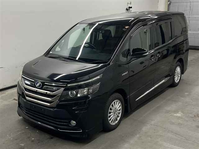 TOYOTA VOXY 2014