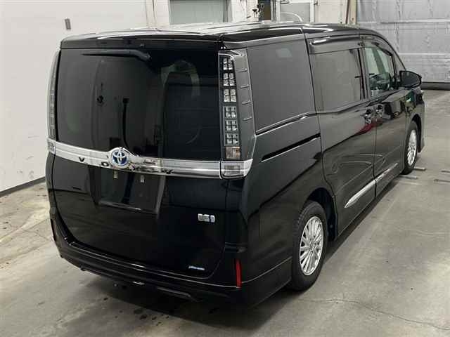 TOYOTA VOXY 2014