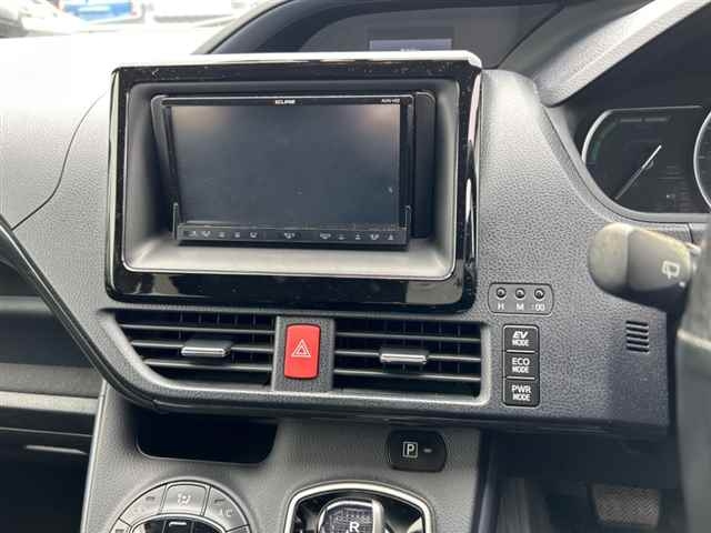 TOYOTA VOXY 2014