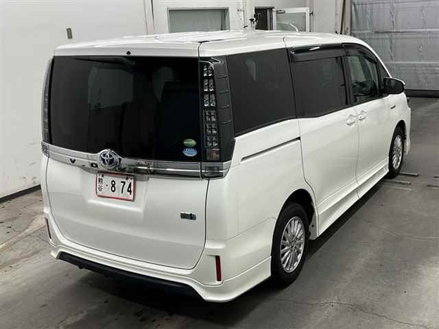 TOYOTA VOXY 2014