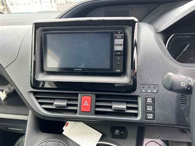 TOYOTA VOXY 2014