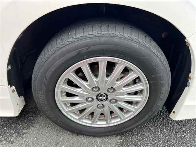 TOYOTA VOXY 2014