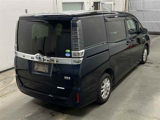 TOYOTA VOXY 2019