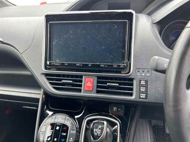 TOYOTA VOXY 2019