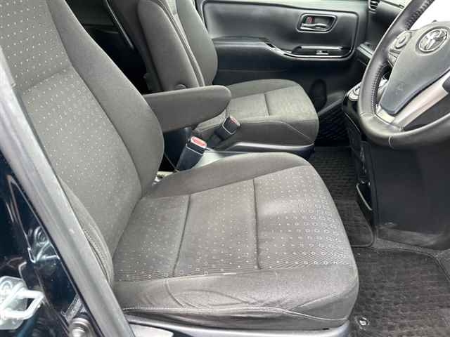 TOYOTA VOXY 2019
