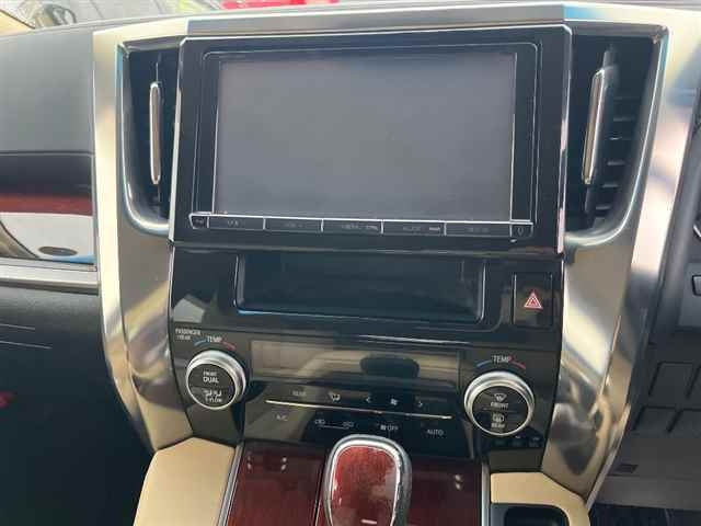 TOYOTA VELLFIRE 2015