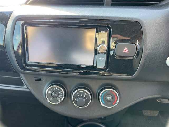 TOYOTA VITZ 2017