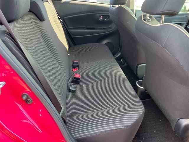 TOYOTA VITZ 2017