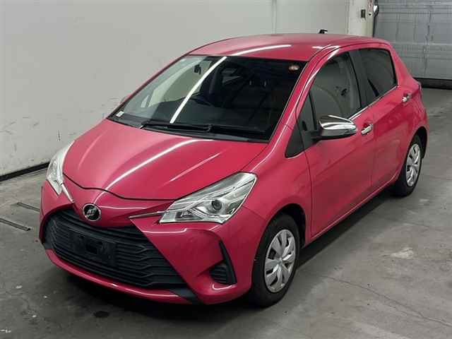 TOYOTA VITZ 2017