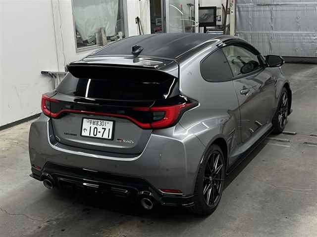 TOYOTA YARIS 2025