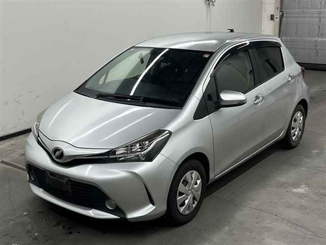 TOYOTA VITZ 2016