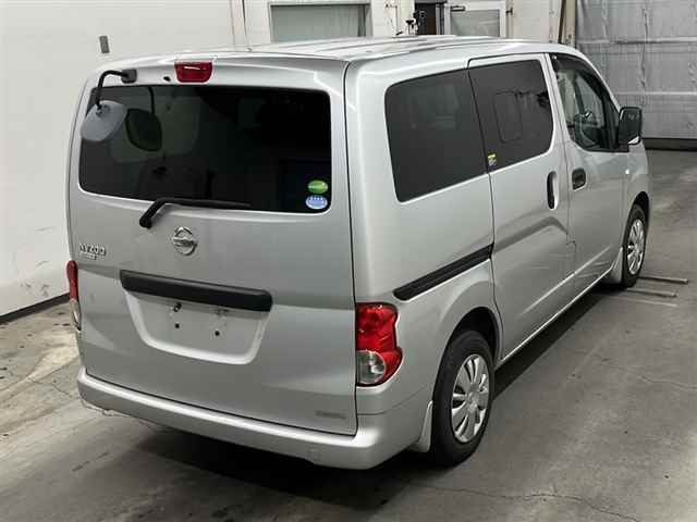 NISSAN NV200 2018
