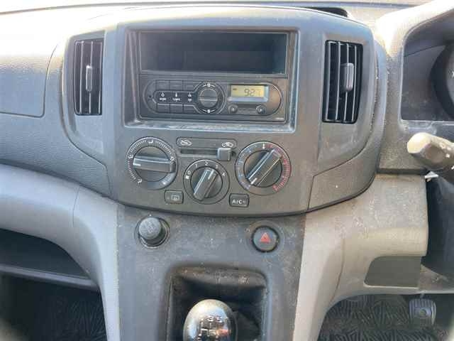 NISSAN NV200 2018