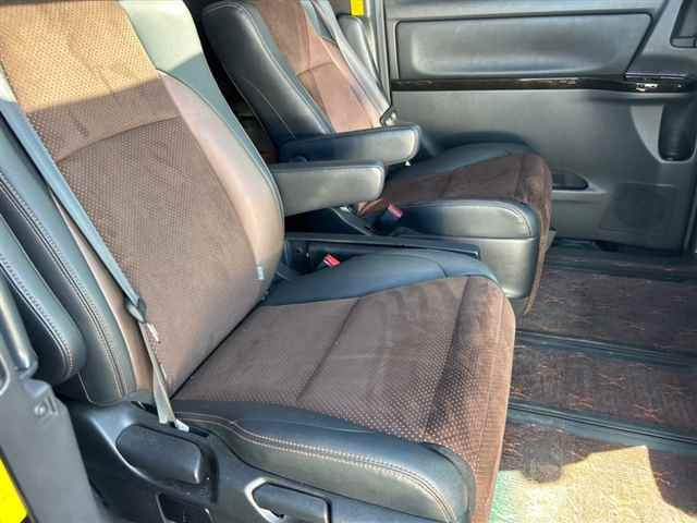 TOYOTA ALPHARD 2014