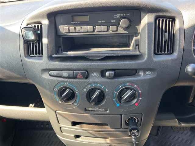 TOYOTA PROBOX 2013