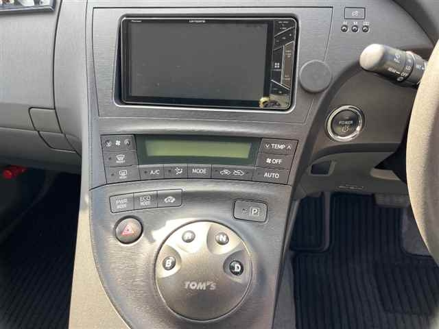 TOYOTA PRIUS 2011