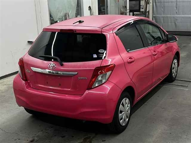 TOYOTA VITZ 2011