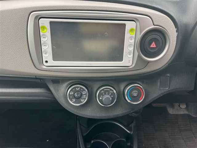TOYOTA VITZ 2011
