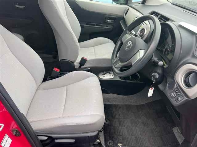 TOYOTA VITZ 2011