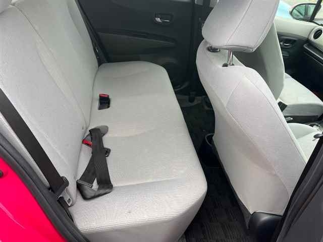 TOYOTA VITZ 2011