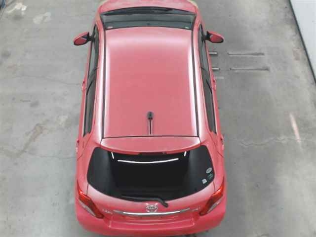 TOYOTA VITZ 2011