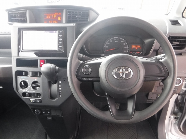 TOYOTA ROOMY 2022