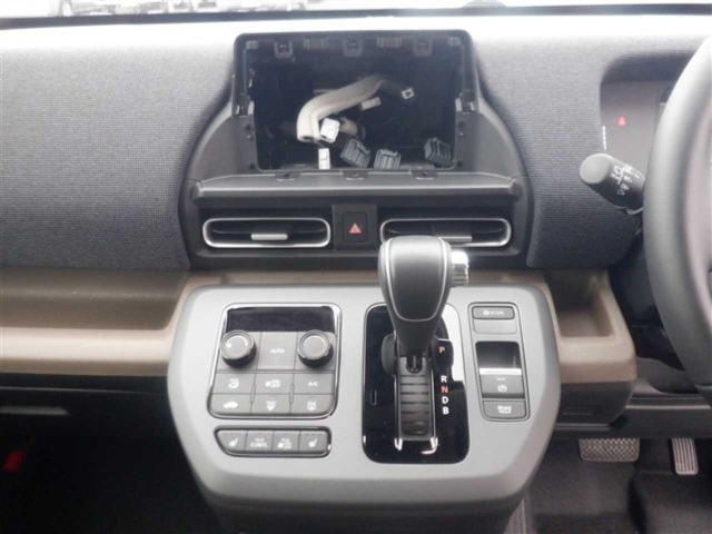 DAIHATSU ROCKY 2024