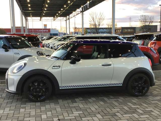 BMW MINI 2022