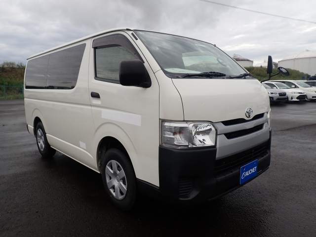 TOYOTA HIACE VAN 2019