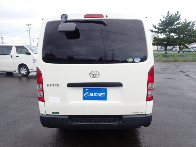 TOYOTA HIACE VAN 2019