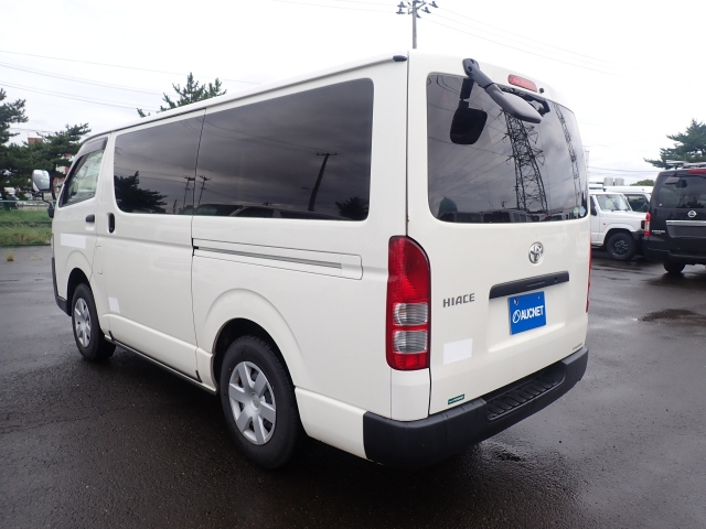TOYOTA HIACE VAN 2019
