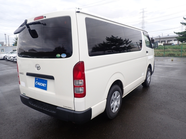 TOYOTA HIACE VAN 2019