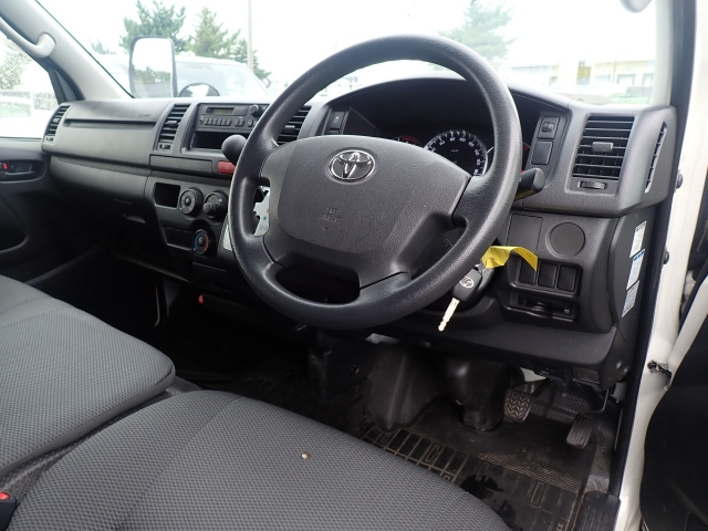 TOYOTA HIACE VAN 2019