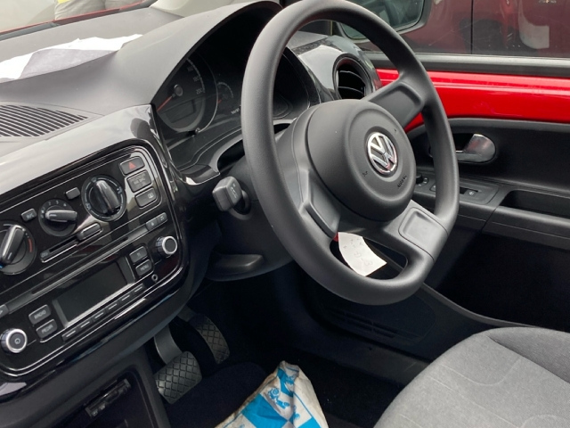 VOLKSWAGEN UP 2014
