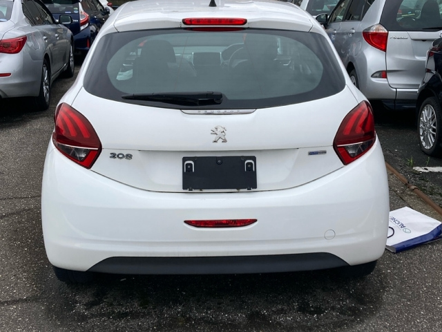 PEUGEOT 208 2017