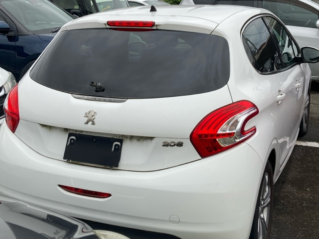 PEUGEOT 208 2013