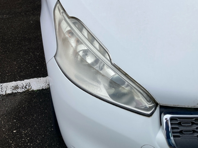 PEUGEOT 208 2013