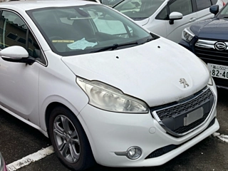 PEUGEOT 208 2013