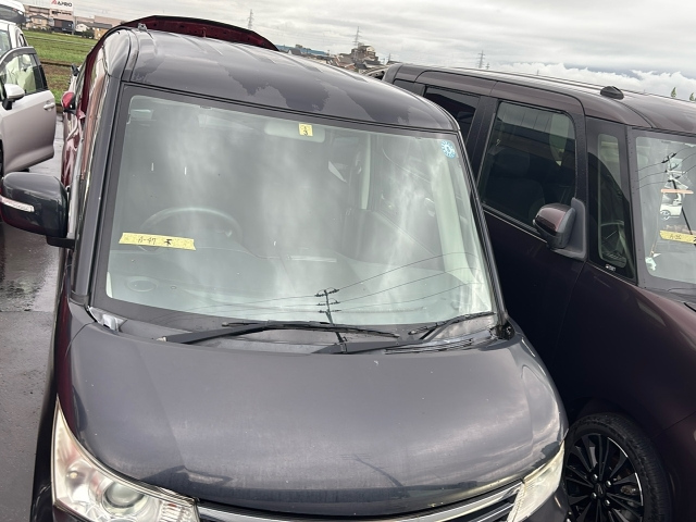 NISSAN ROOX 2013