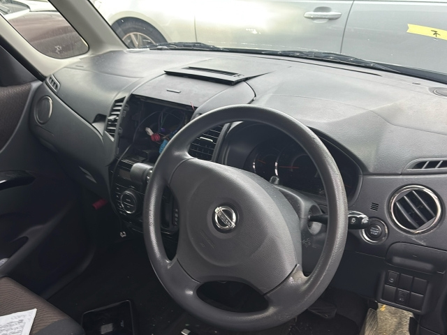 NISSAN ROOX 2013